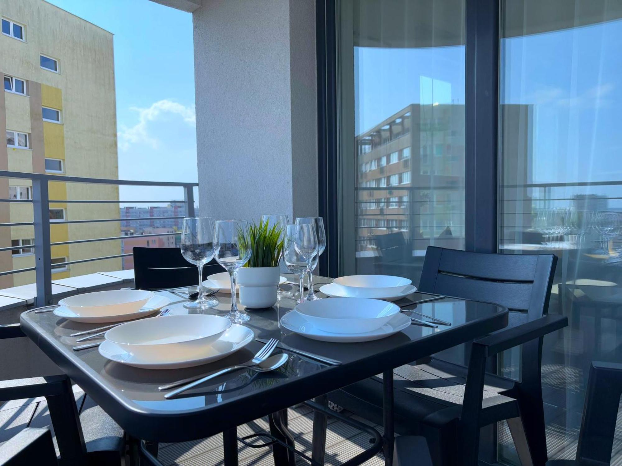 Sun Towers - Apartamenty Bryza - Apartamenty Z Parkingiem Swinoujscie Bagian luar foto